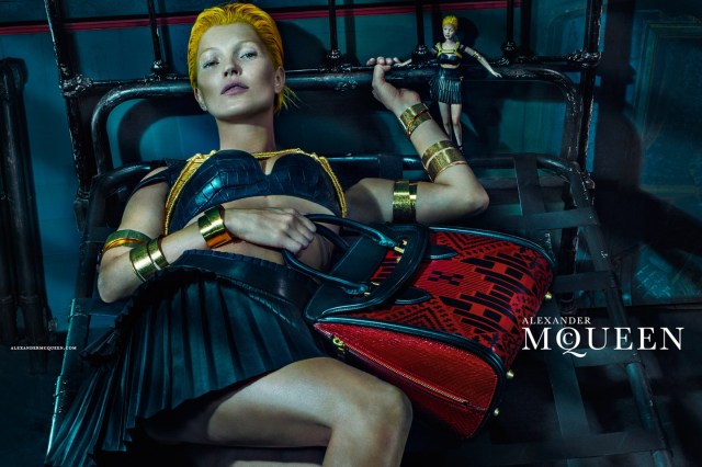 McQueen-Moss-2-Vogue-27Jan14-Steven Klein_b_1440x960 - Copy