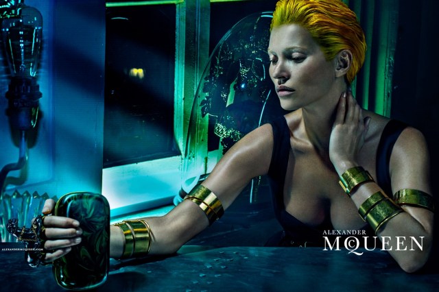 McQueen-Moss-3-Vogue-27Jan14-Steven Klein_b_1440x960 - Copy